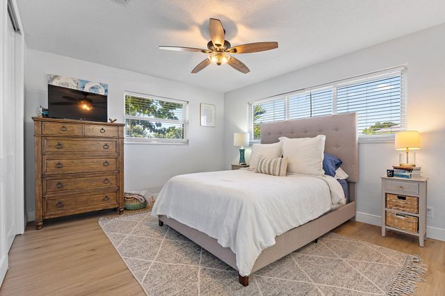 1401 N Lake Court, Lake Clarke Shores, FL 33406