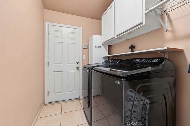 6100 Pizarro, Bakersfield, CA 93307