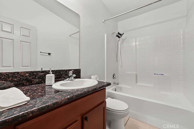 6100 Pizarro, Bakersfield, CA 93307