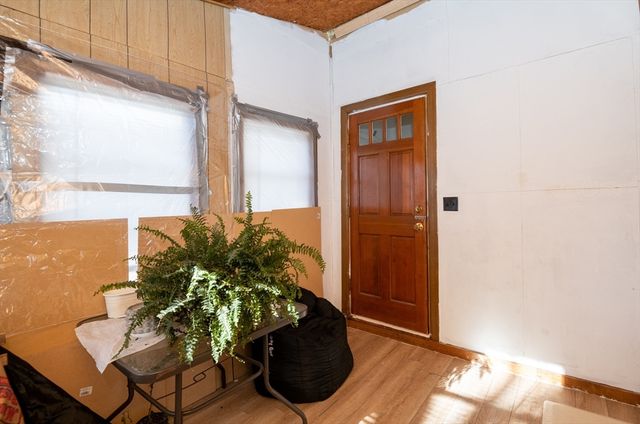 19 Huss Ct, Lynn, MA 01905