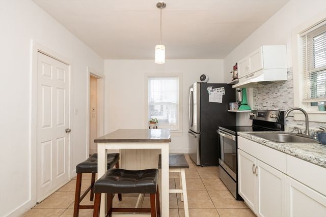 19 Huss Ct, Lynn, MA 01905
