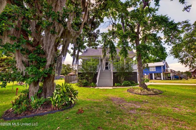 10493 Riviere Vue Drive, Biloxi, MS 39532