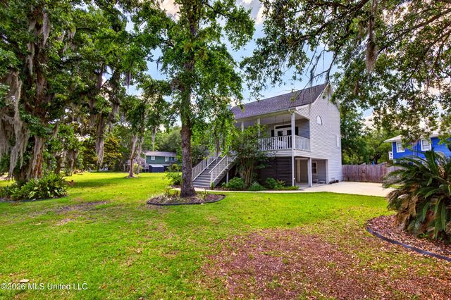 10493 Riviere Vue Drive, Biloxi, MS 39532