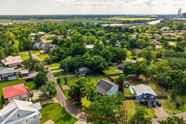 10493 Riviere Vue Drive, Biloxi, MS 39532
