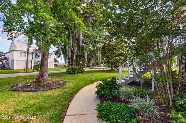 10493 Riviere Vue Drive, Biloxi, MS 39532