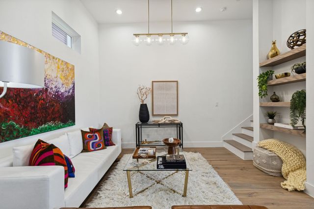 4208 Live Oak Street 201, Dallas, TX 75204