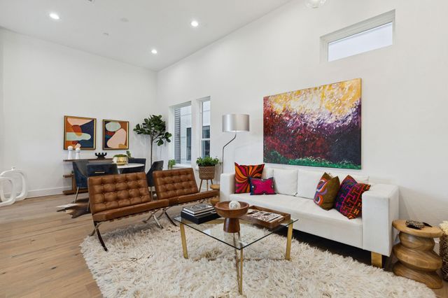 4208 Live Oak Street 201, Dallas, TX 75204