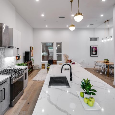 4208 Live Oak Street 201, Dallas, TX 75204