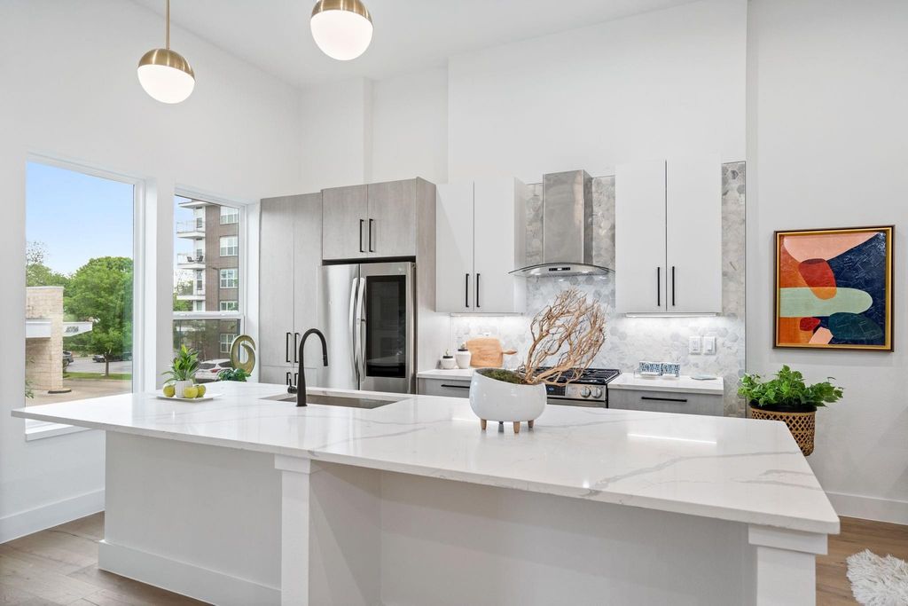 4208 Live Oak Street 201, Dallas, TX 75204