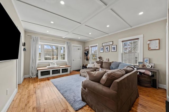 154 Palmer St, Quincy, MA 02169