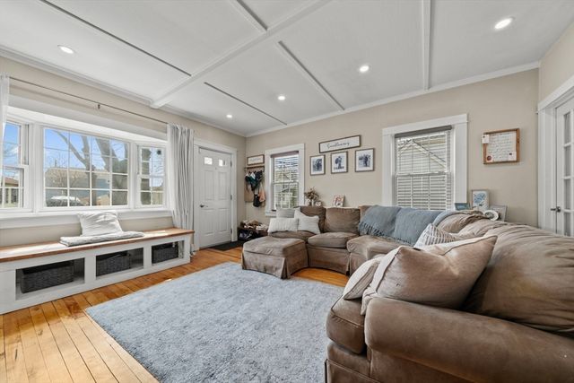 154 Palmer St, Quincy, MA 02169