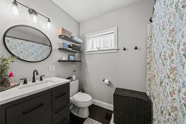 154 Palmer St, Quincy, MA 02169