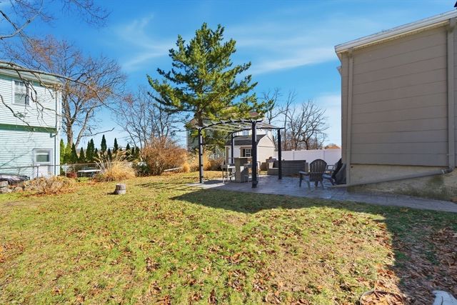 154 Palmer St, Quincy, MA 02169