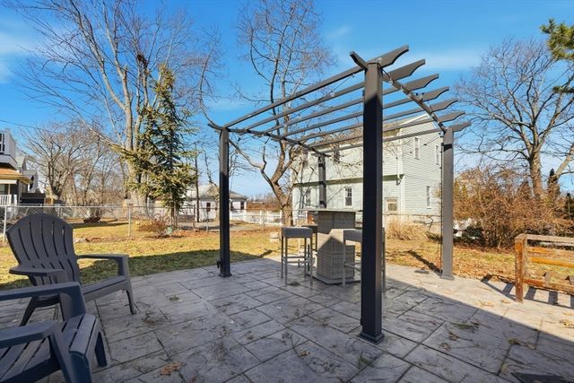 154 Palmer St, Quincy, MA 02169