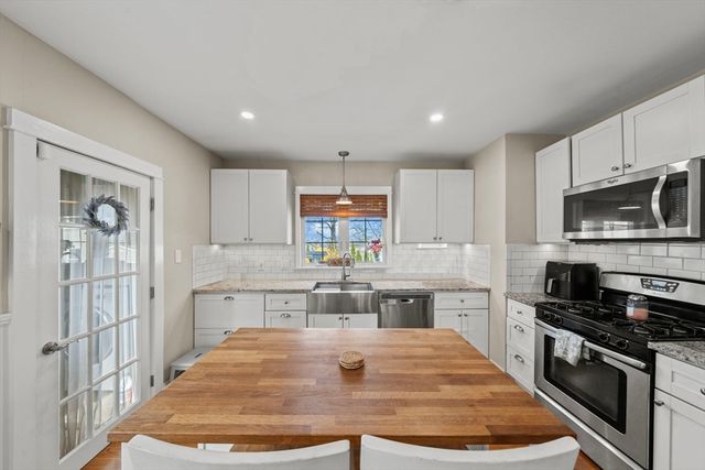 154 Palmer St, Quincy, MA 02169