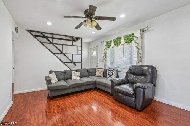 33 Adams St, Woodbridge Twp., NJ 08830