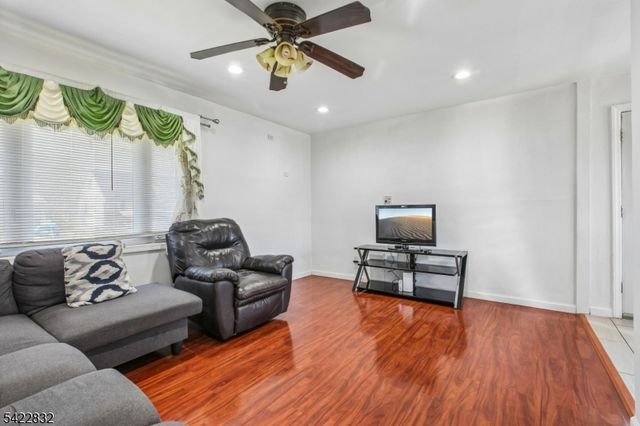 33 Adams St, Woodbridge Twp., NJ 08830