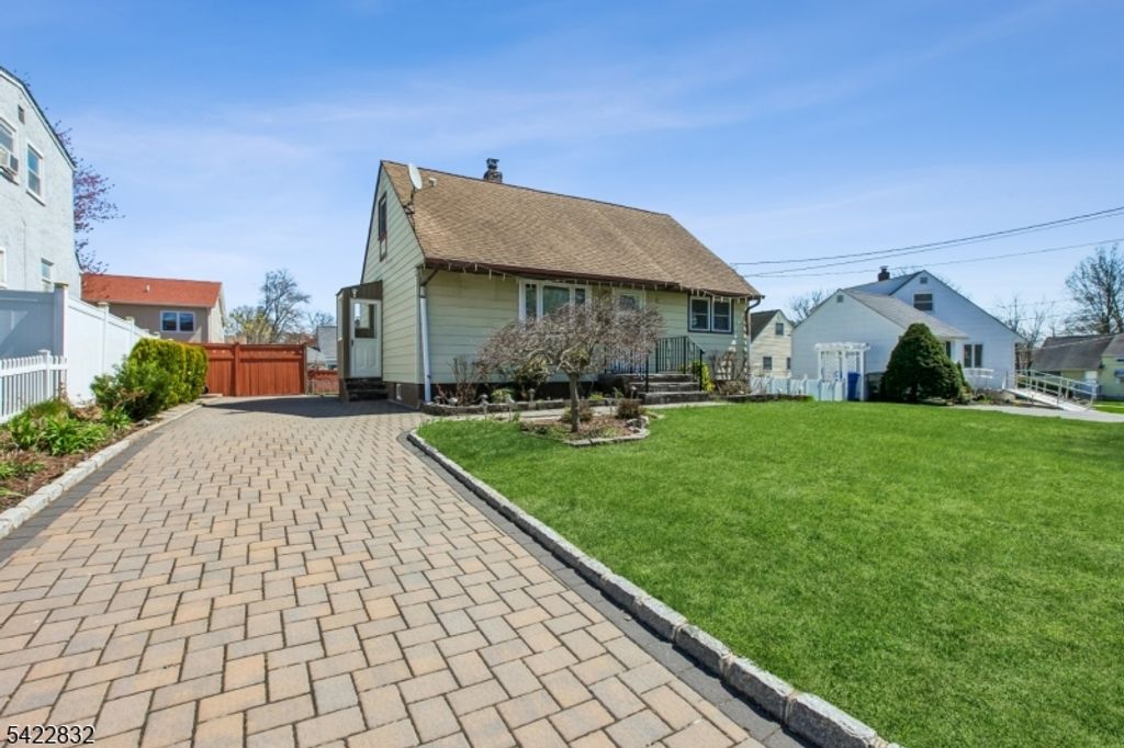 33 Adams St, Woodbridge Twp., NJ 08830 — photo 2