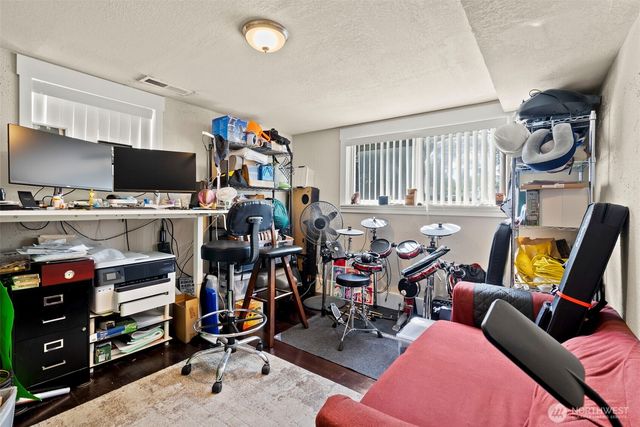 1735 S Pearl Street, Seattle, WA 98108