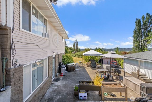 1735 S Pearl Street, Seattle, WA 98108