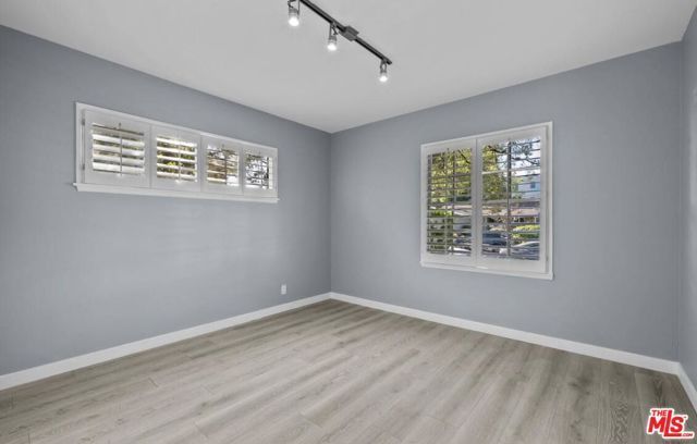 6114 Buffalo Avenue, Van Nuys (los Angeles), CA 91401