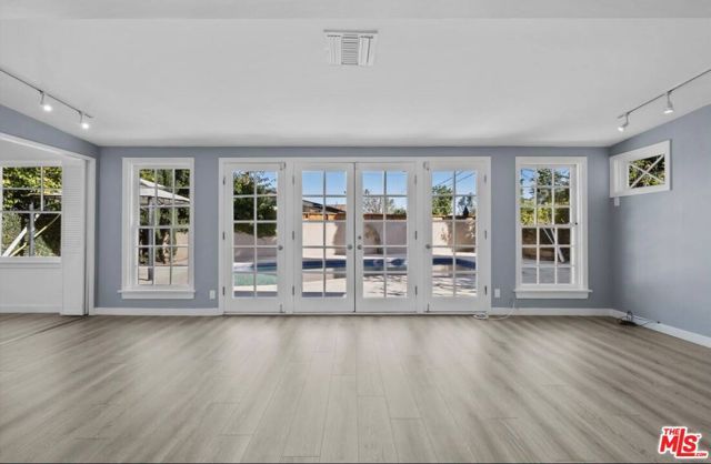 6114 Buffalo Avenue, Van Nuys (los Angeles), CA 91401
