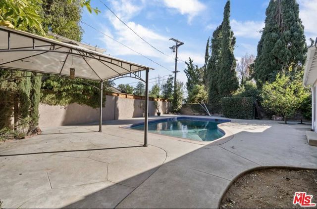 6114 Buffalo Avenue, Van Nuys (los Angeles), CA 91401