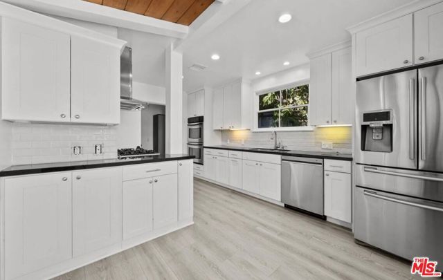 6114 Buffalo Avenue, Van Nuys (los Angeles), CA 91401