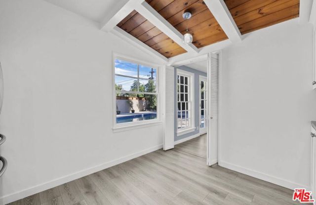 6114 Buffalo Avenue, Van Nuys (los Angeles), CA 91401