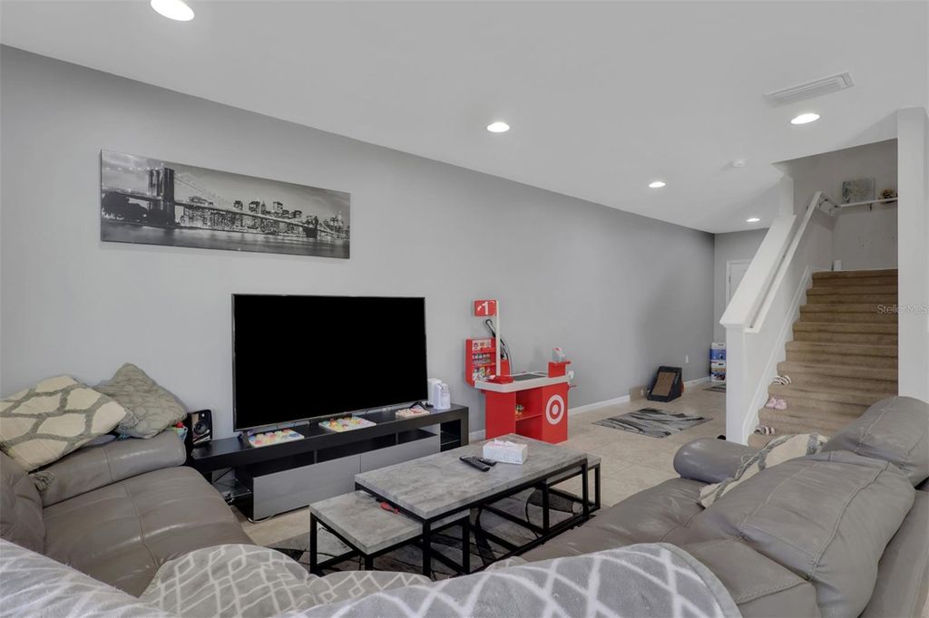 Image 8 of property listing at 3828 TILBOR CIRCLE, Fort Myers, FL 33916