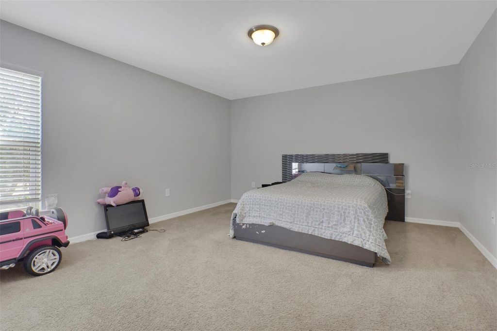 Image 10 of property listing at 3828 TILBOR CIRCLE, Fort Myers, FL 33916