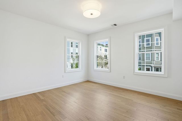 26 Virginia St, Somerville, MA 02145