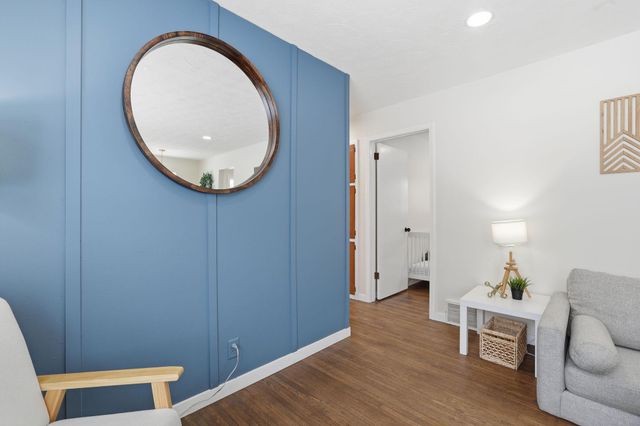 6951 11th Street N, Oakdale, MN 55128