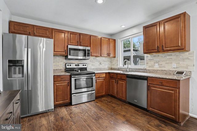 310 RITA RD, York, PA 17402