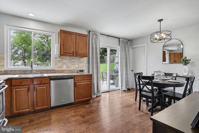 310 RITA RD, York, PA 17402