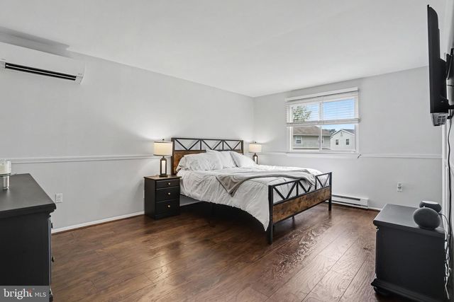310 RITA RD, York, PA 17402