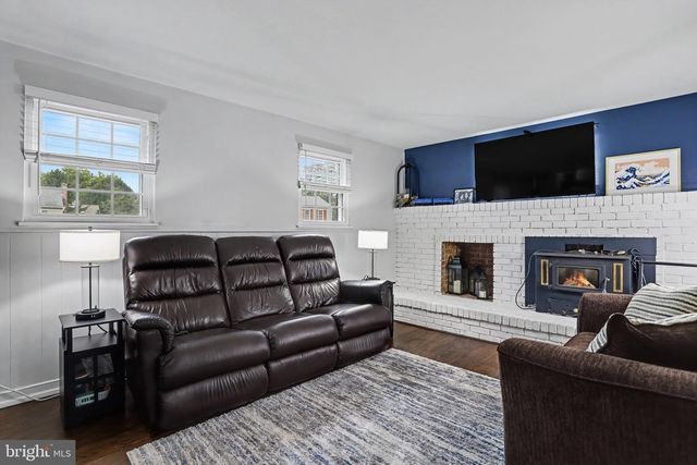 310 RITA RD, York, PA 17402