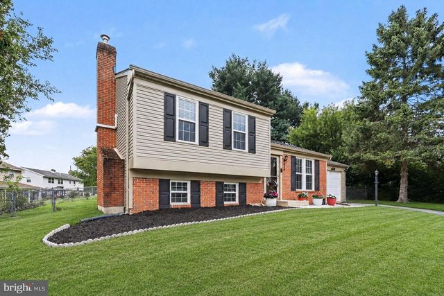 310 RITA RD, York, PA 17402