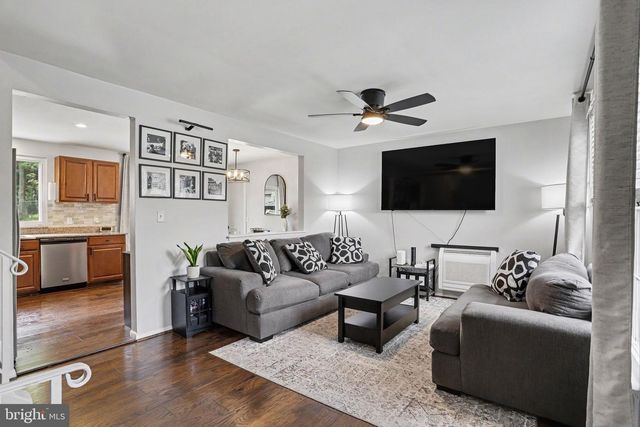 310 RITA RD, York, PA 17402