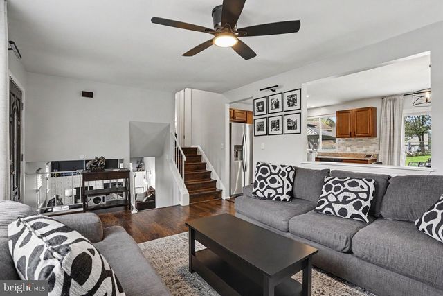 310 RITA RD, York, PA 17402