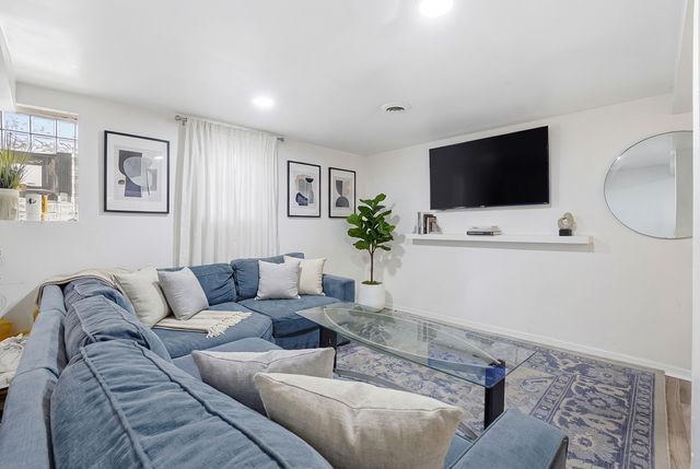 3240 W Cortez Street, Chicago, IL 60651