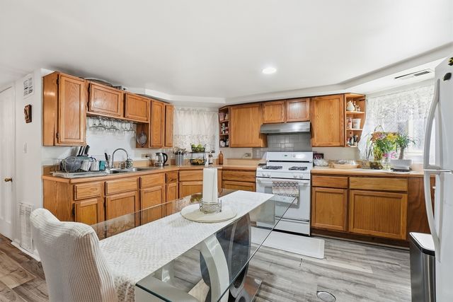 3240 W Cortez Street, Chicago, IL 60651