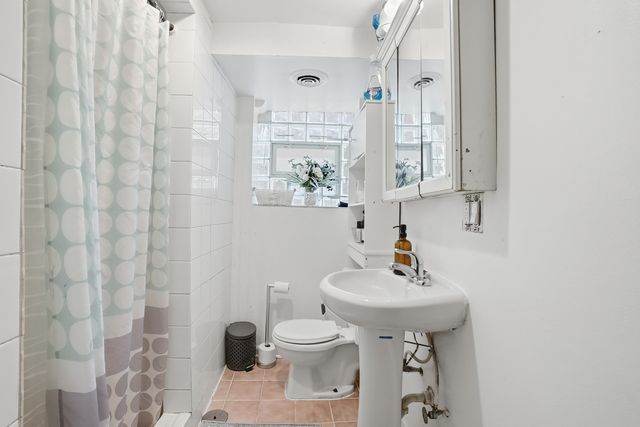 3240 W Cortez Street, Chicago, IL 60651