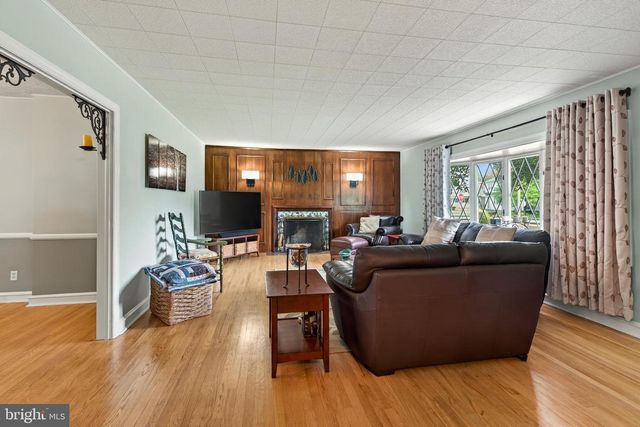 2207 NAAMANS CREEK RD, Boothwyn, PA 19061