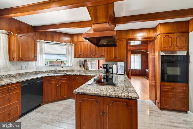 2207 NAAMANS CREEK RD, Boothwyn, PA 19061