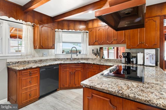 2207 NAAMANS CREEK RD, Boothwyn, PA 19061