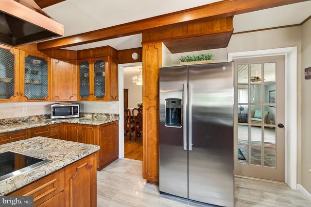 2207 NAAMANS CREEK RD, Boothwyn, PA 19061