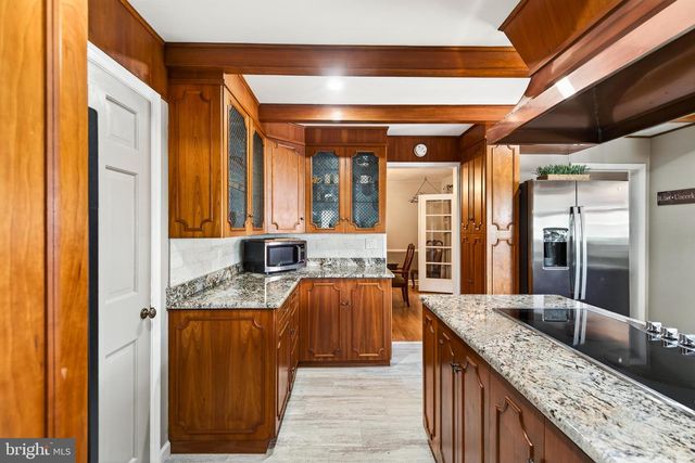 2207 NAAMANS CREEK RD, Boothwyn, PA 19061