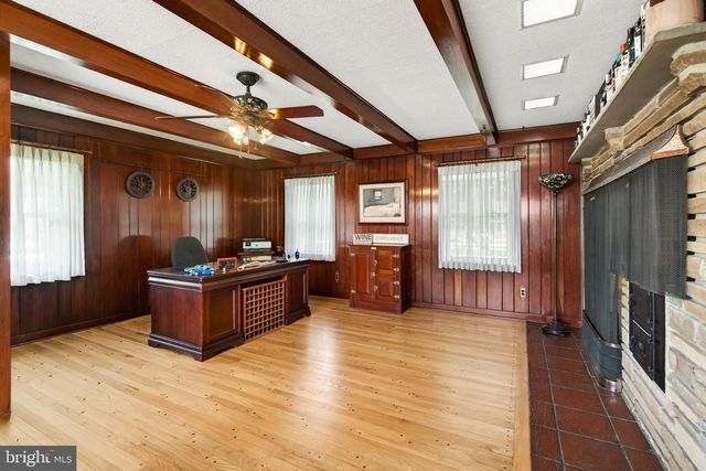 2207 NAAMANS CREEK RD, Boothwyn, PA 19061