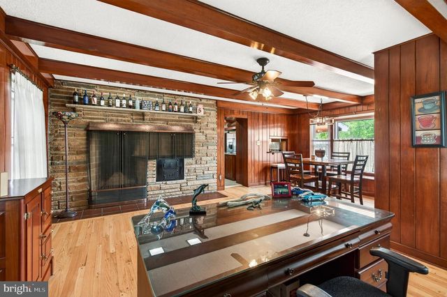2207 NAAMANS CREEK RD, Boothwyn, PA 19061